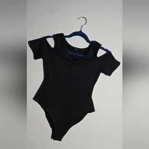 SHEIN Black Cutout Shoulder Bodysuit